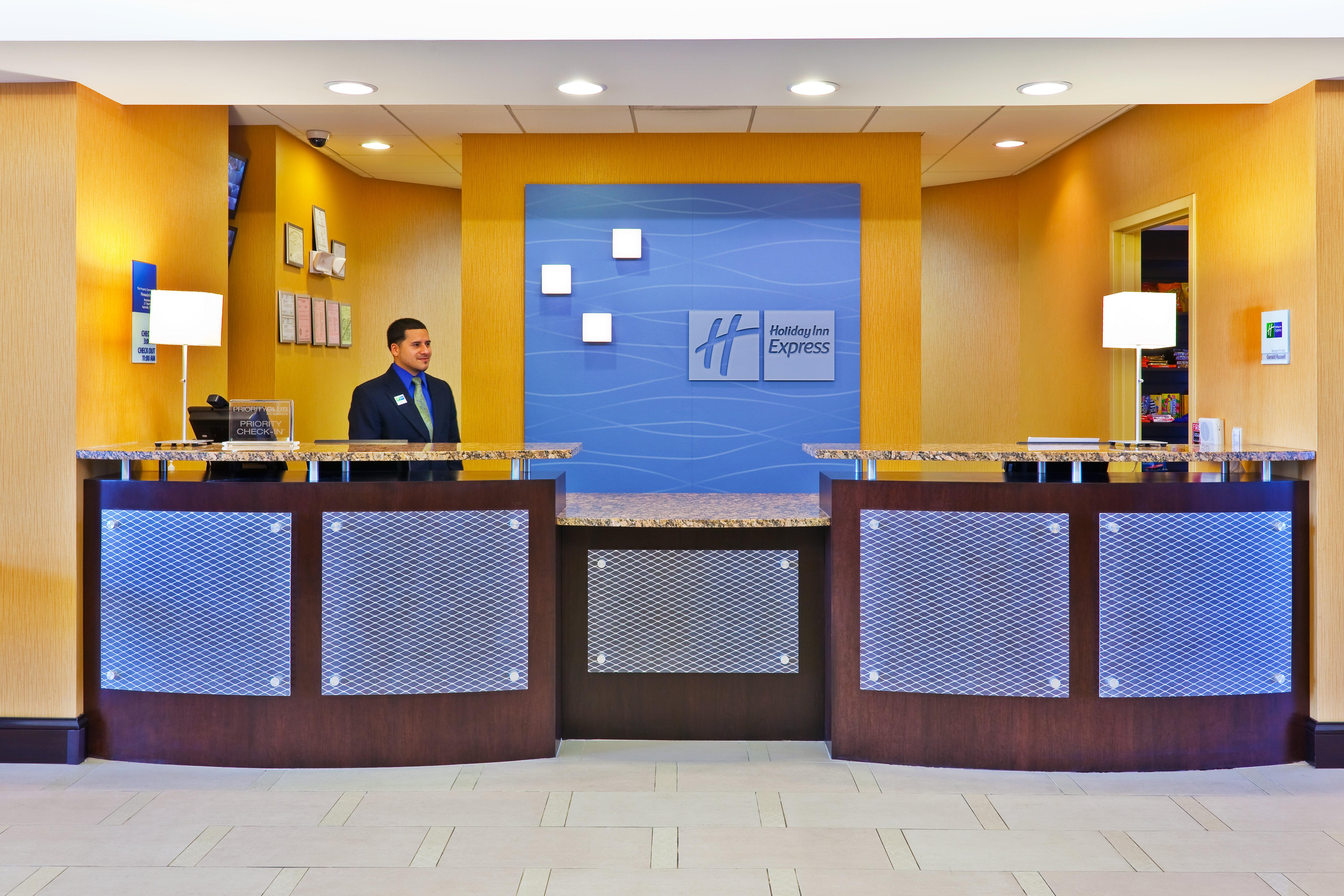 Holiday Inn Express Nashville-Opryland By Ihg Exterior photo